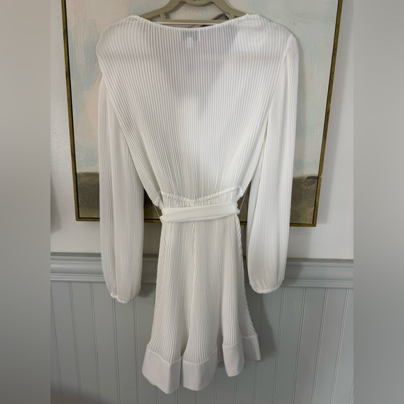 MILLY Liv Belted Pleated Long Sleeve Dress White NWT Size 4 - Picture 6 of 6